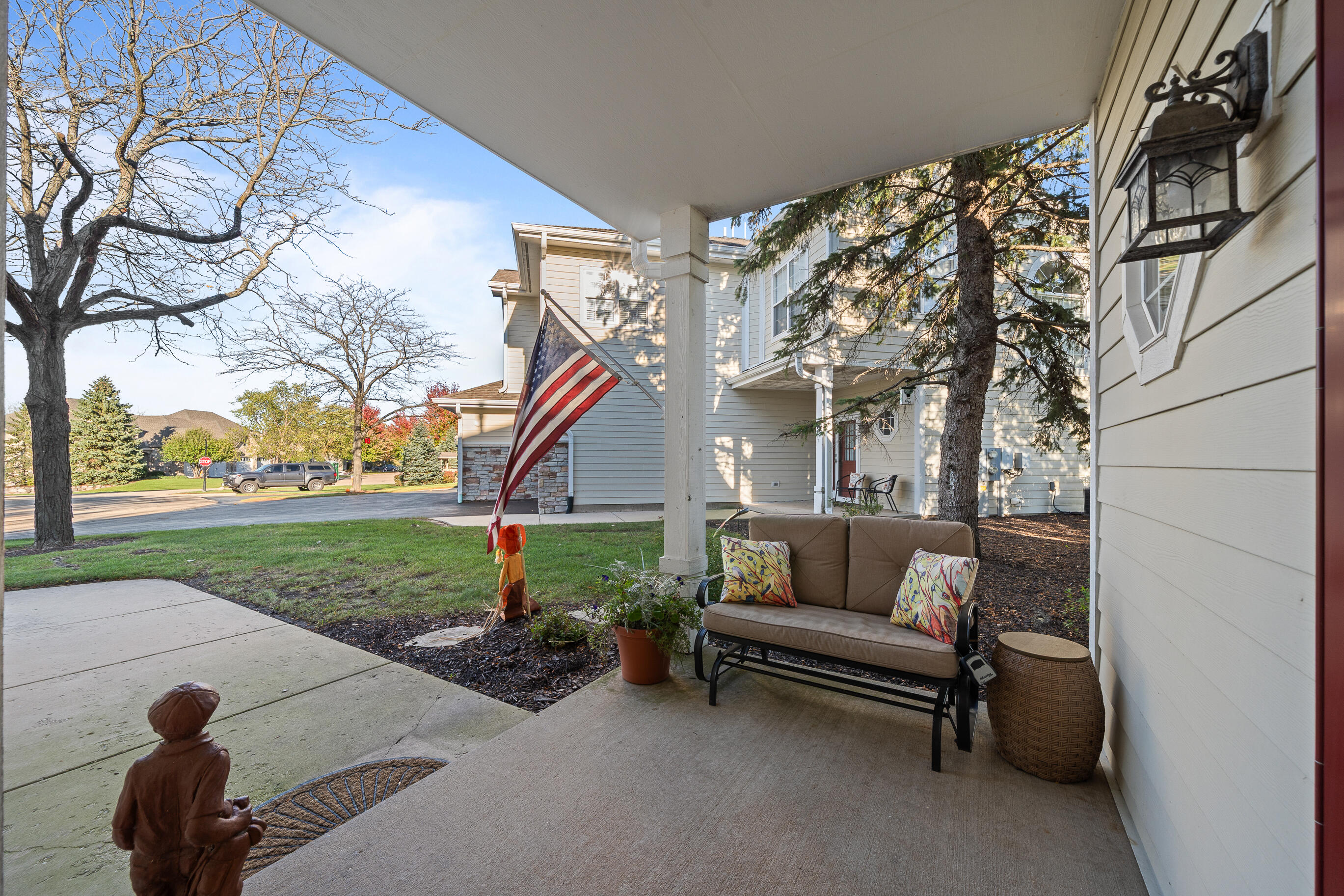 765 Hillview Cir