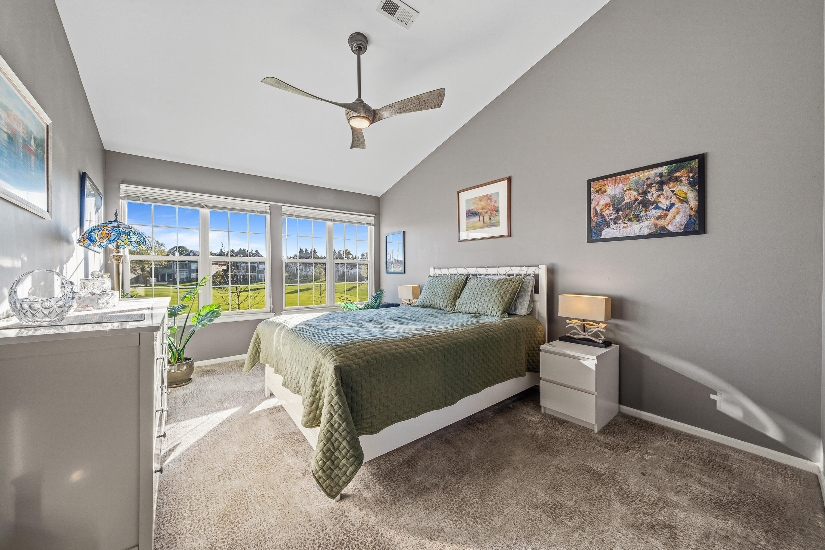 765 Hillview Cir