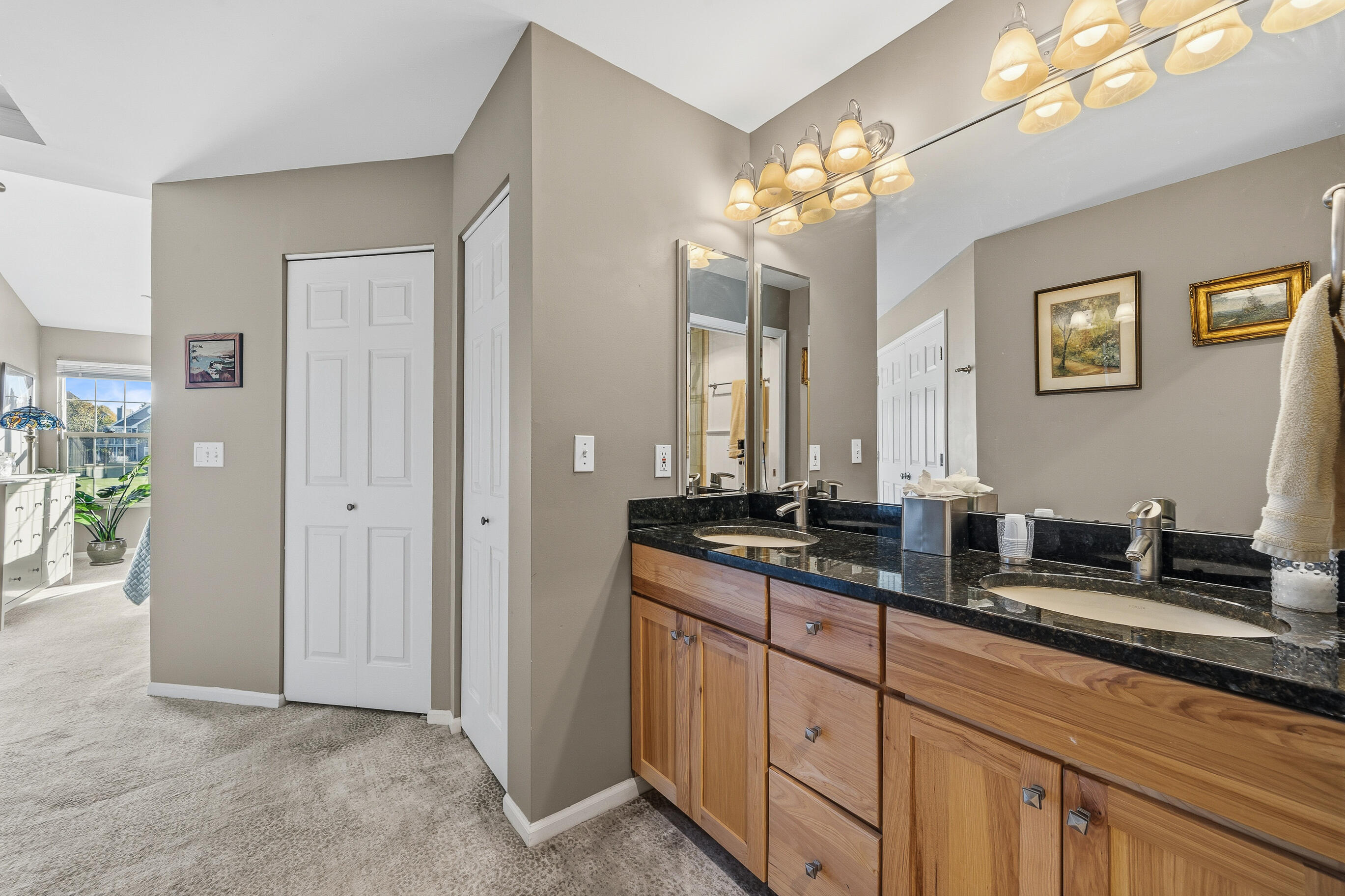 765 Hillview Cir