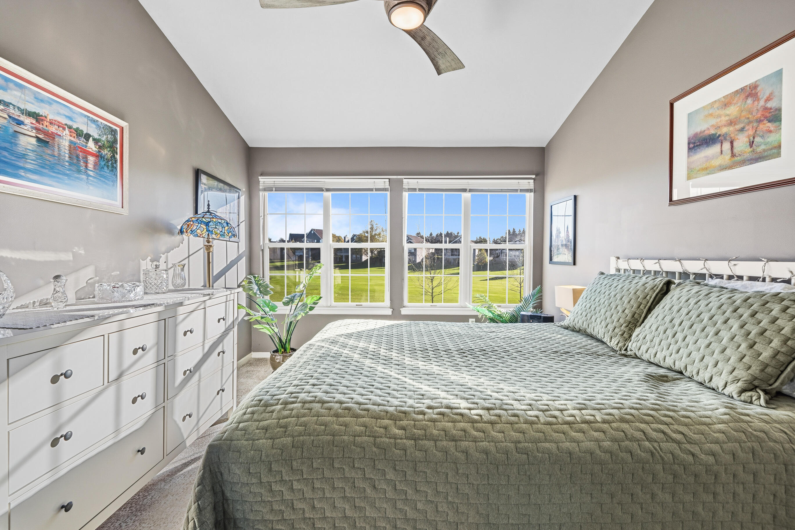 765 Hillview Cir