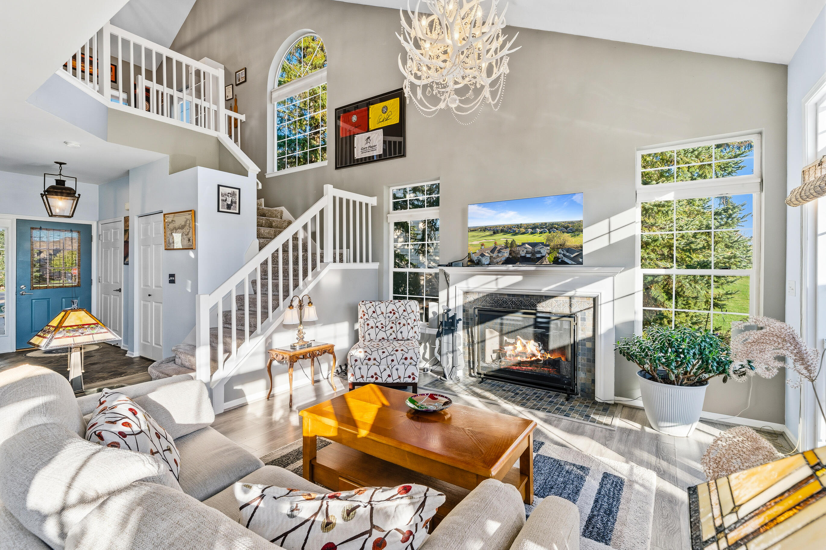 765 Hillview Cir