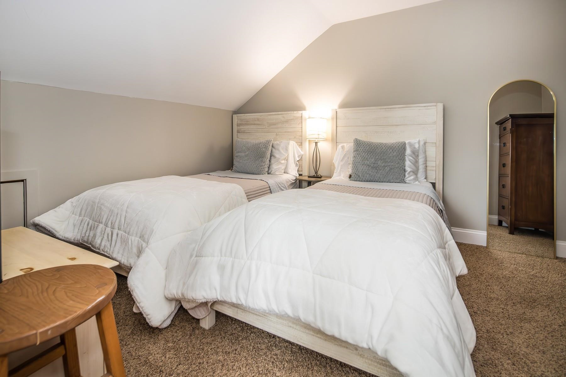 267 Village Circle Unit: V-15