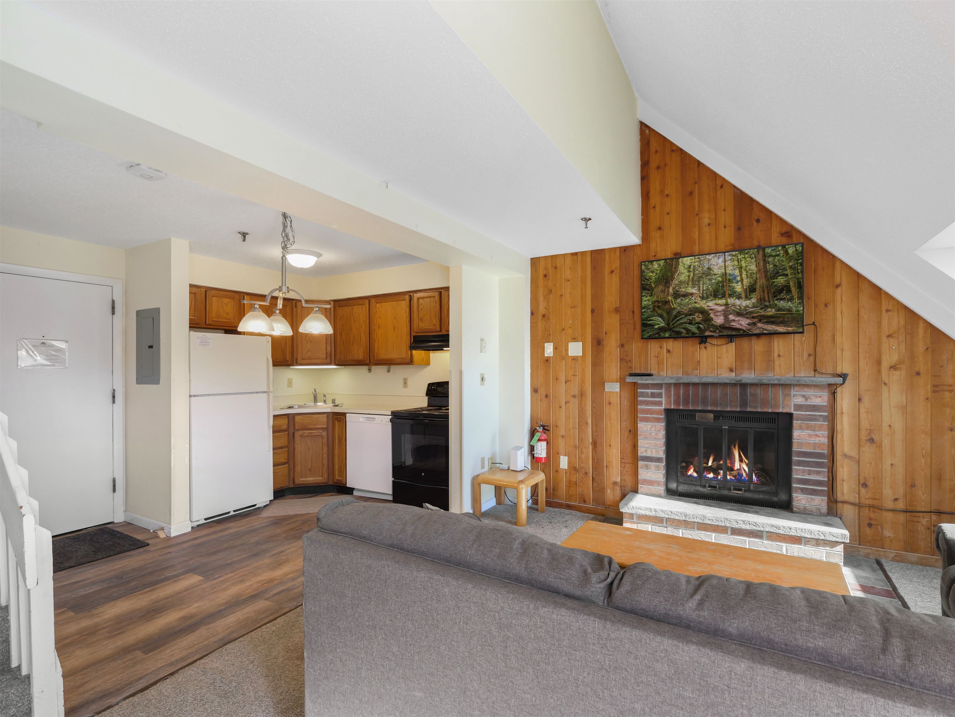 133 East Mountain Road Unit: 3F8