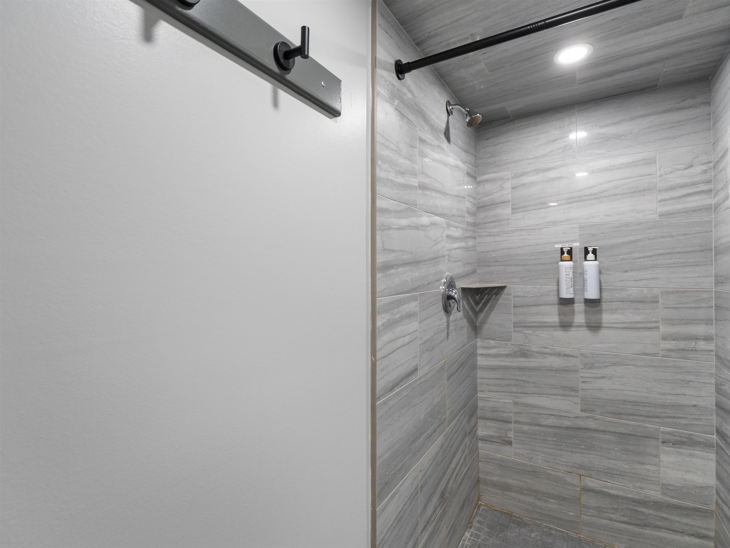 133 East Mountain Road Unit: 3F8