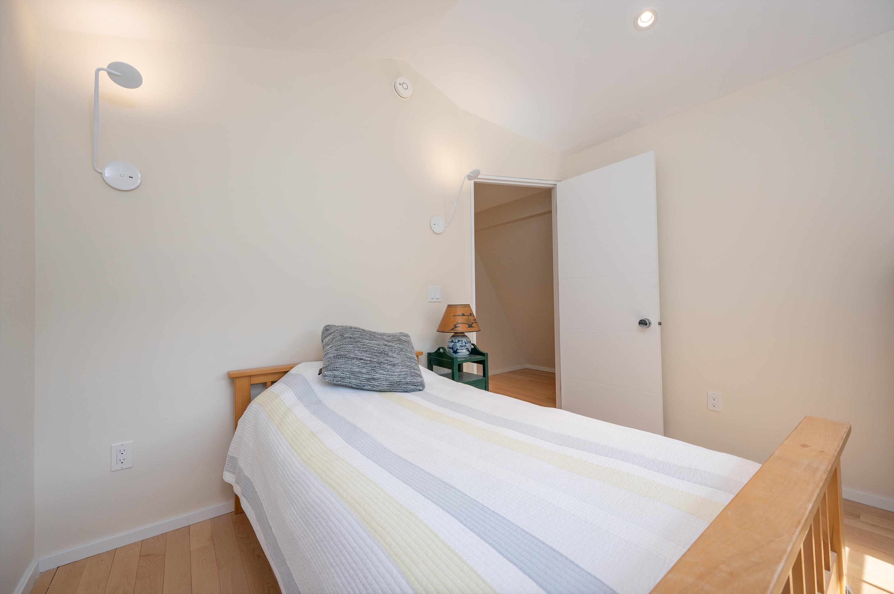 574 Willard Road Unit: 3F