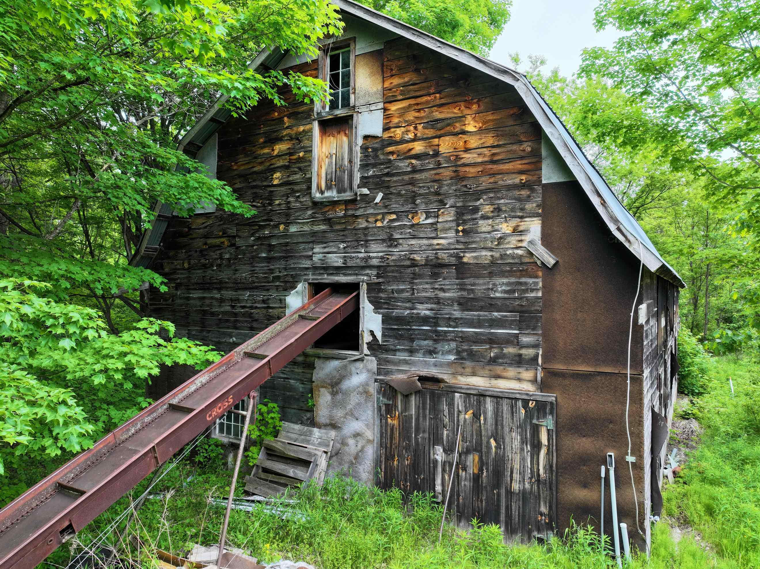 1519 Delong Road