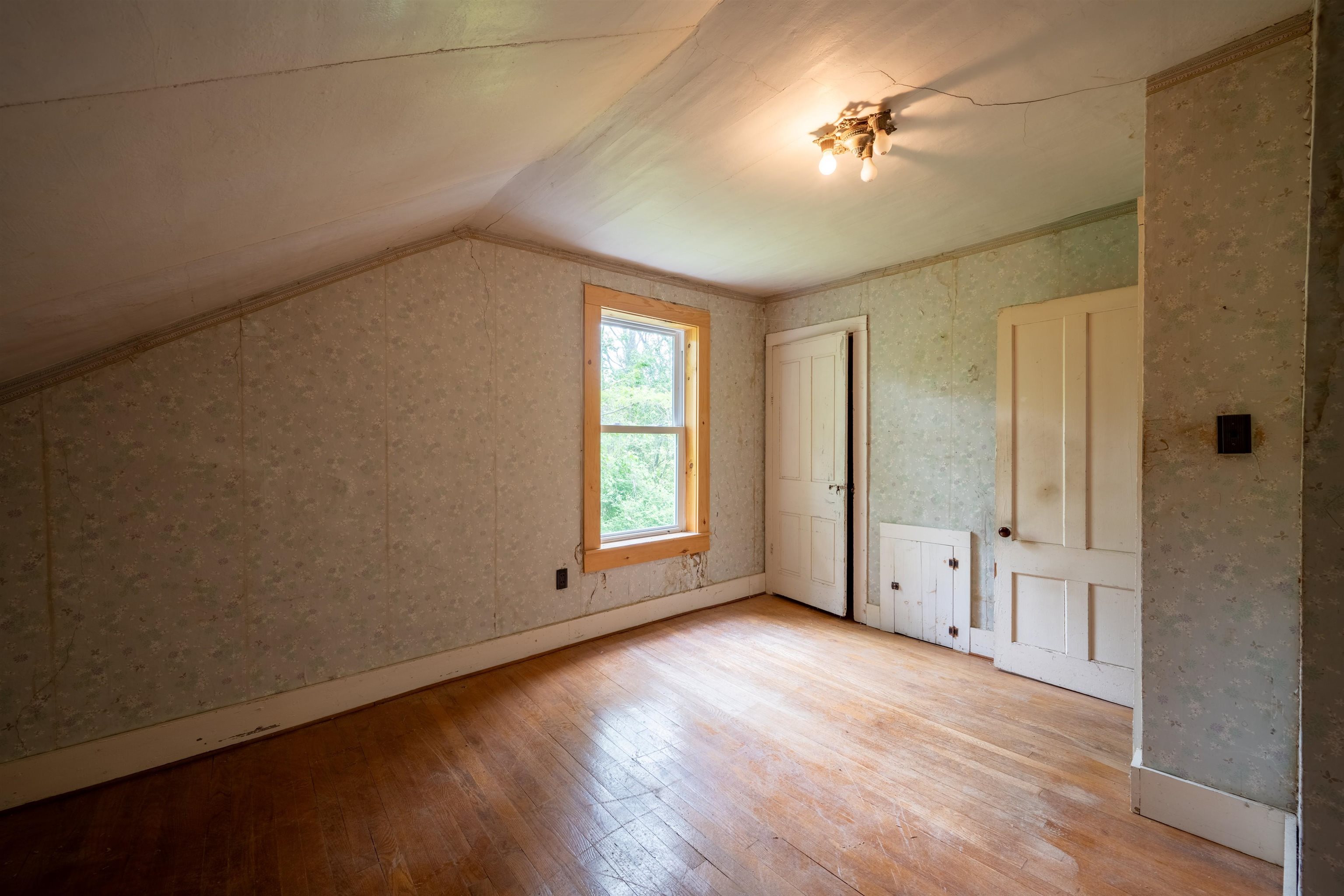 1519 Delong Road