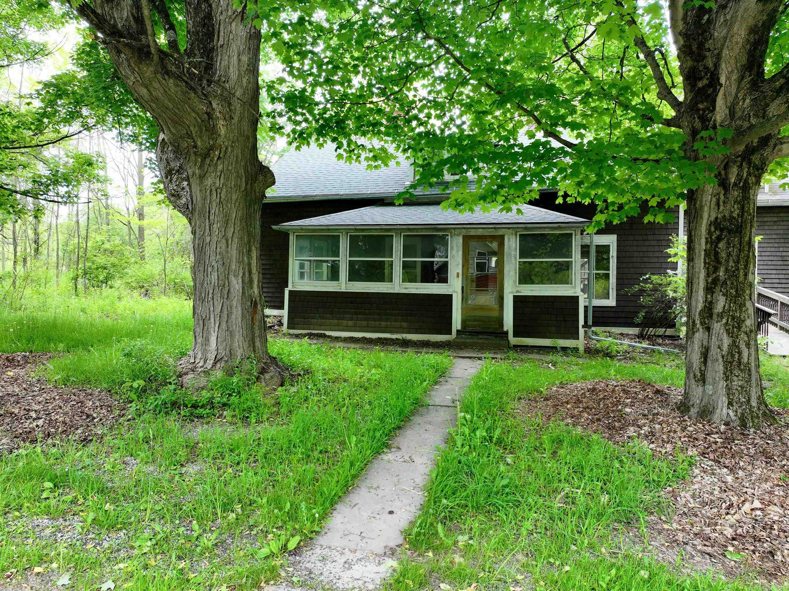 1519 Delong Road