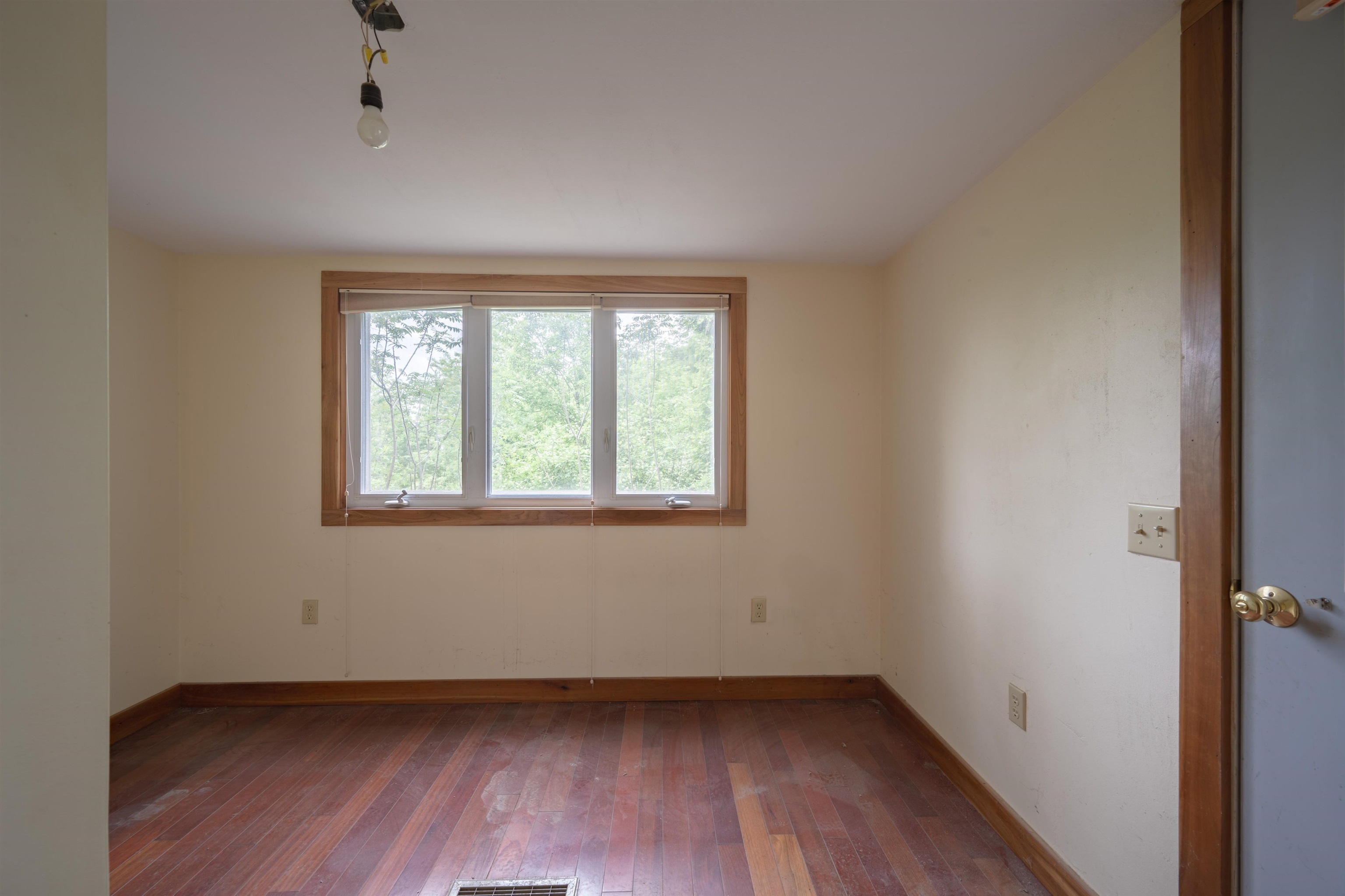 1519 Delong Road