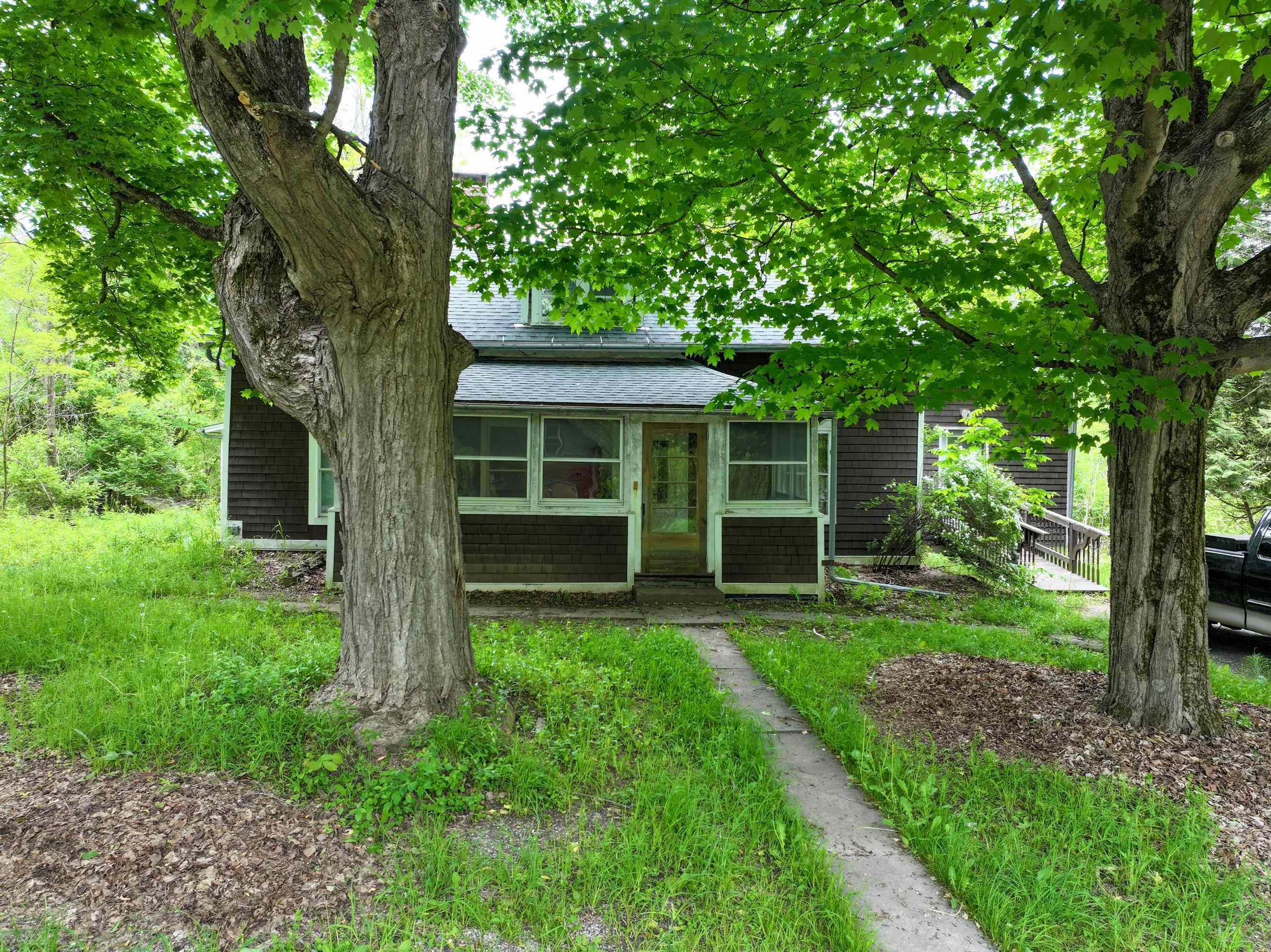 1519 Delong Road