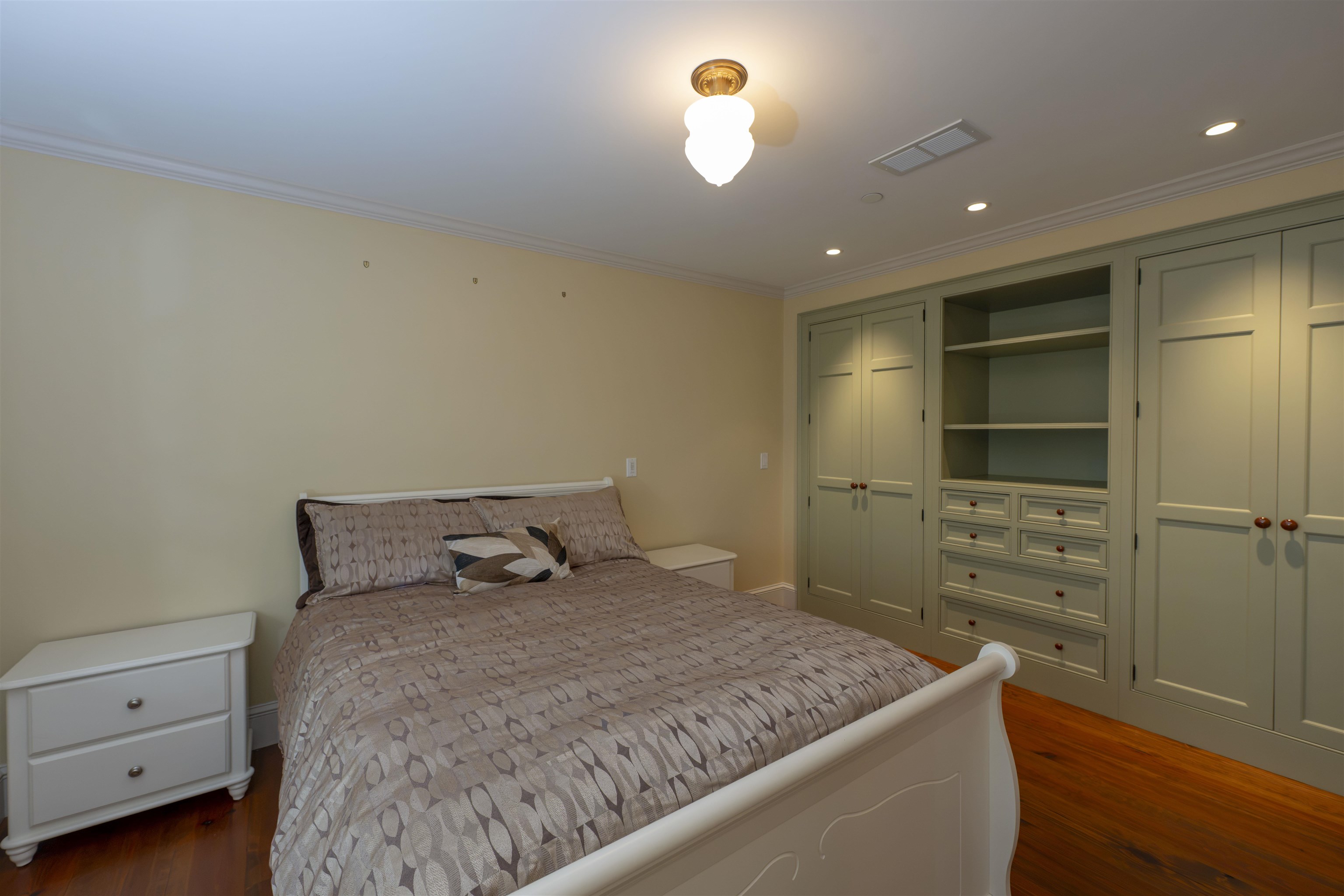 145 Stephen Day Lane