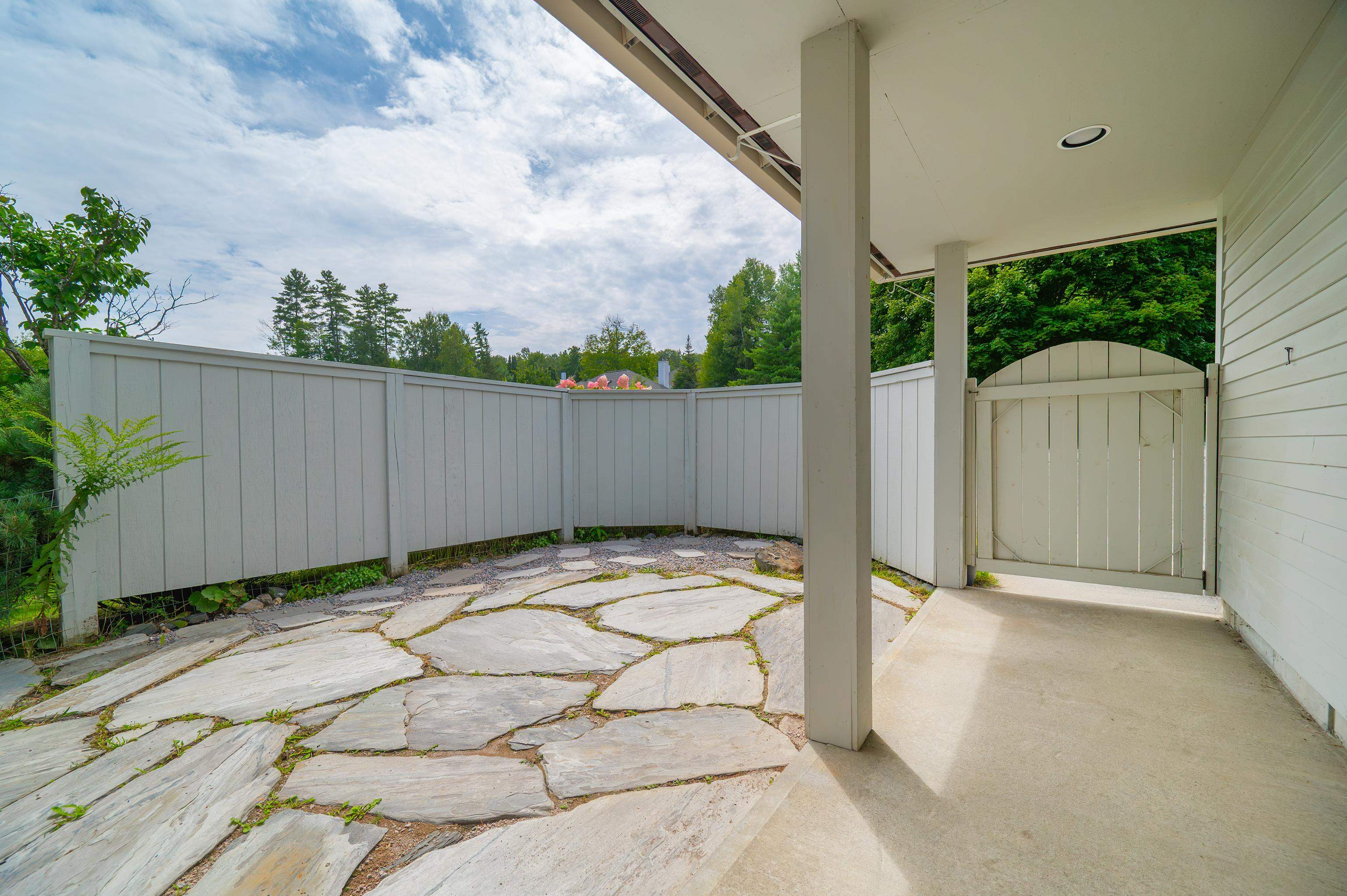 1 Cottage Court