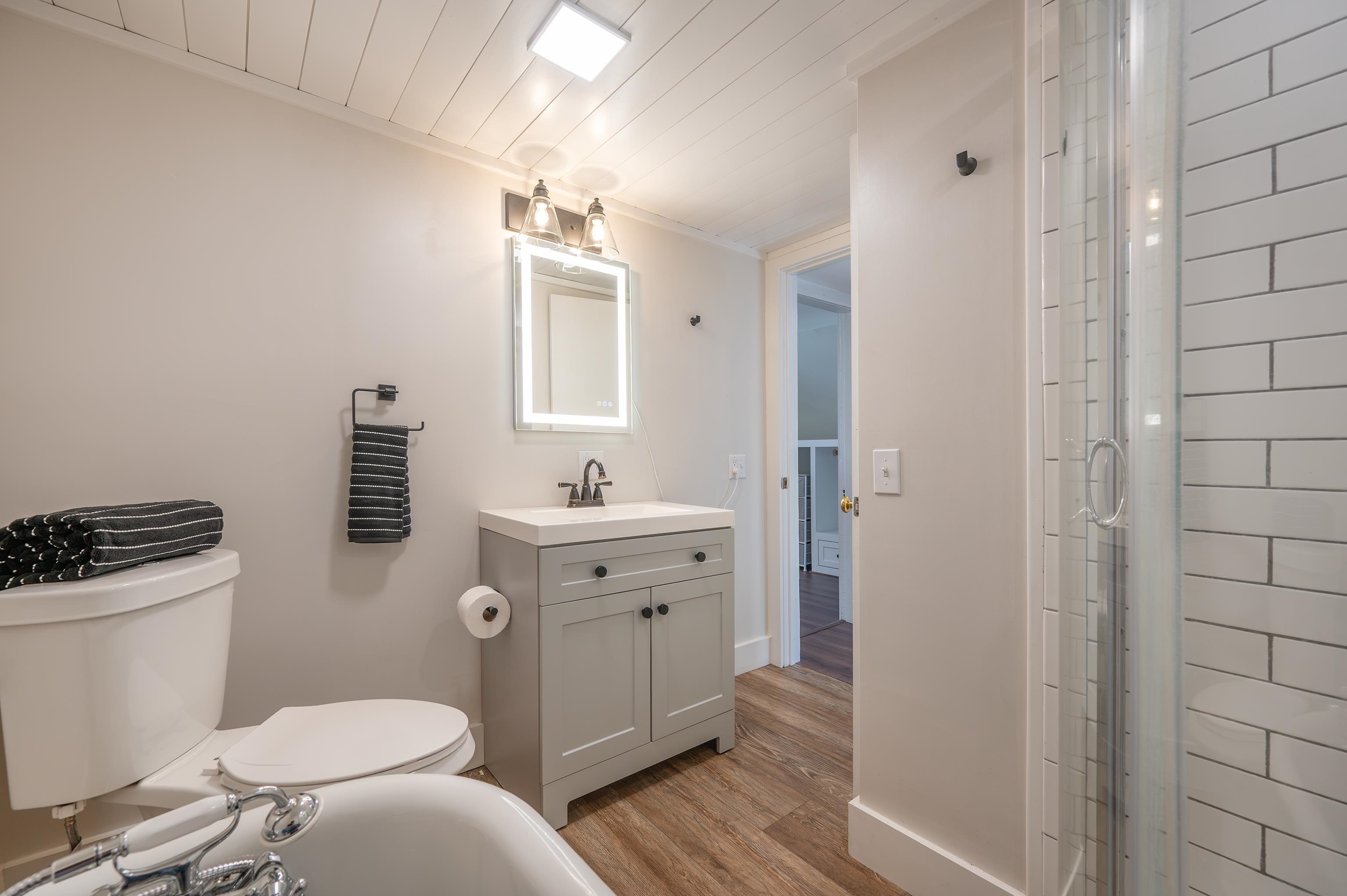 128 Weston Heights