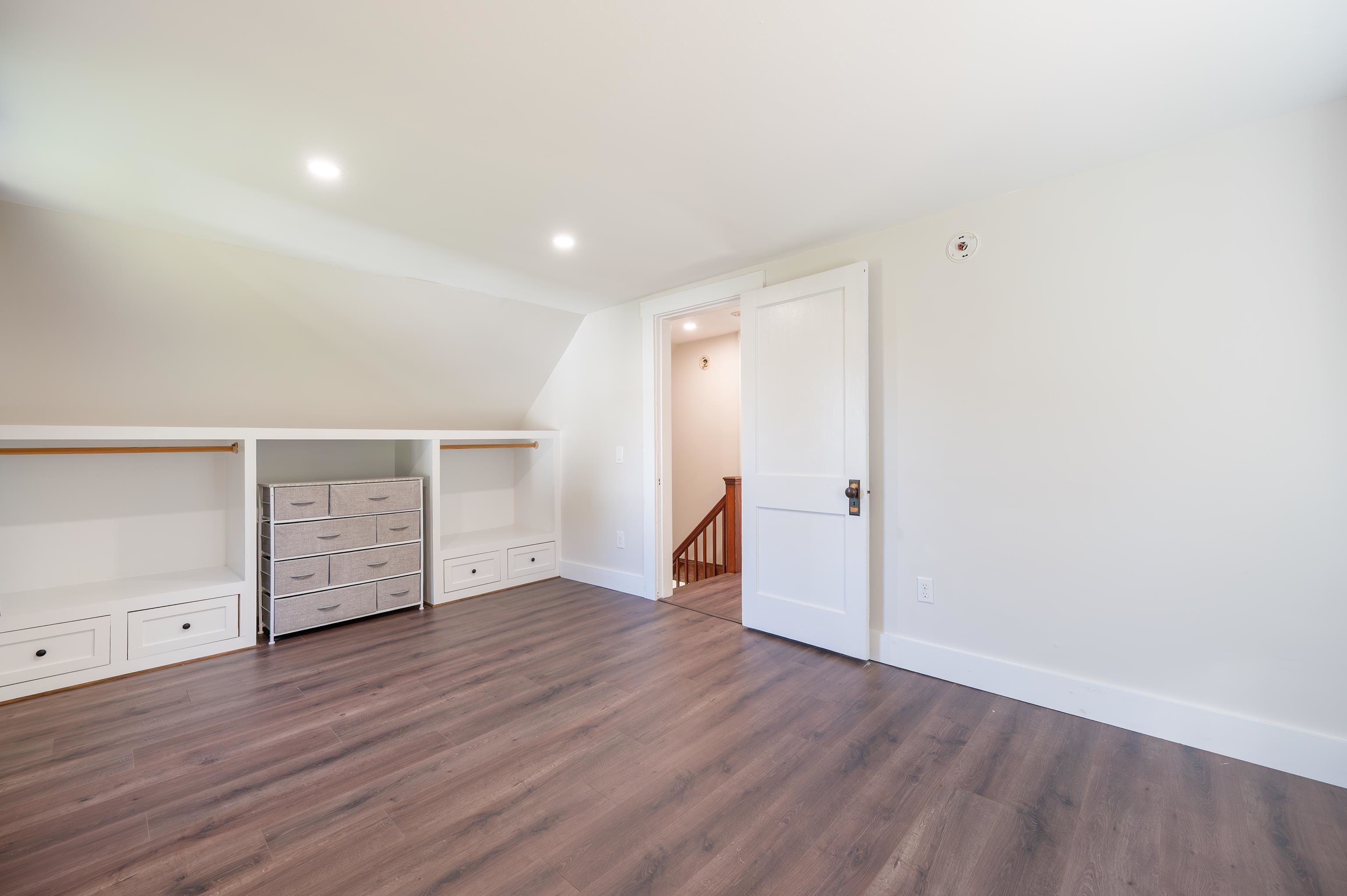 128 Weston Heights