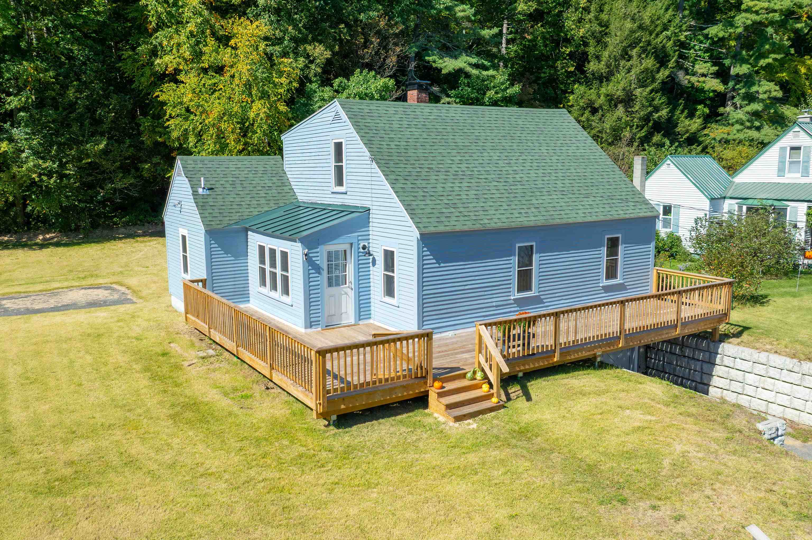 128 Weston Heights