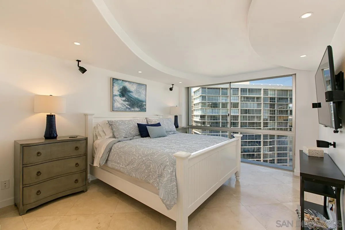 1760 Avenida Del Mundo Unit 1109