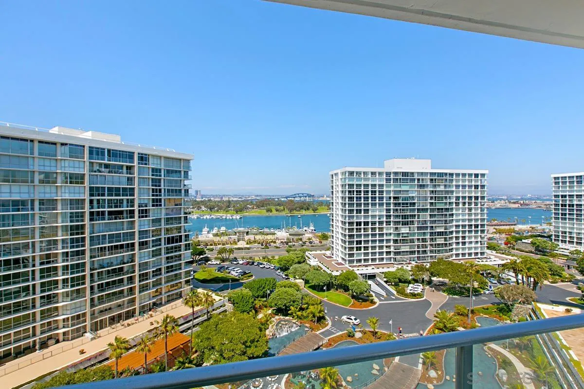 1760 Avenida Del Mundo Unit 1109