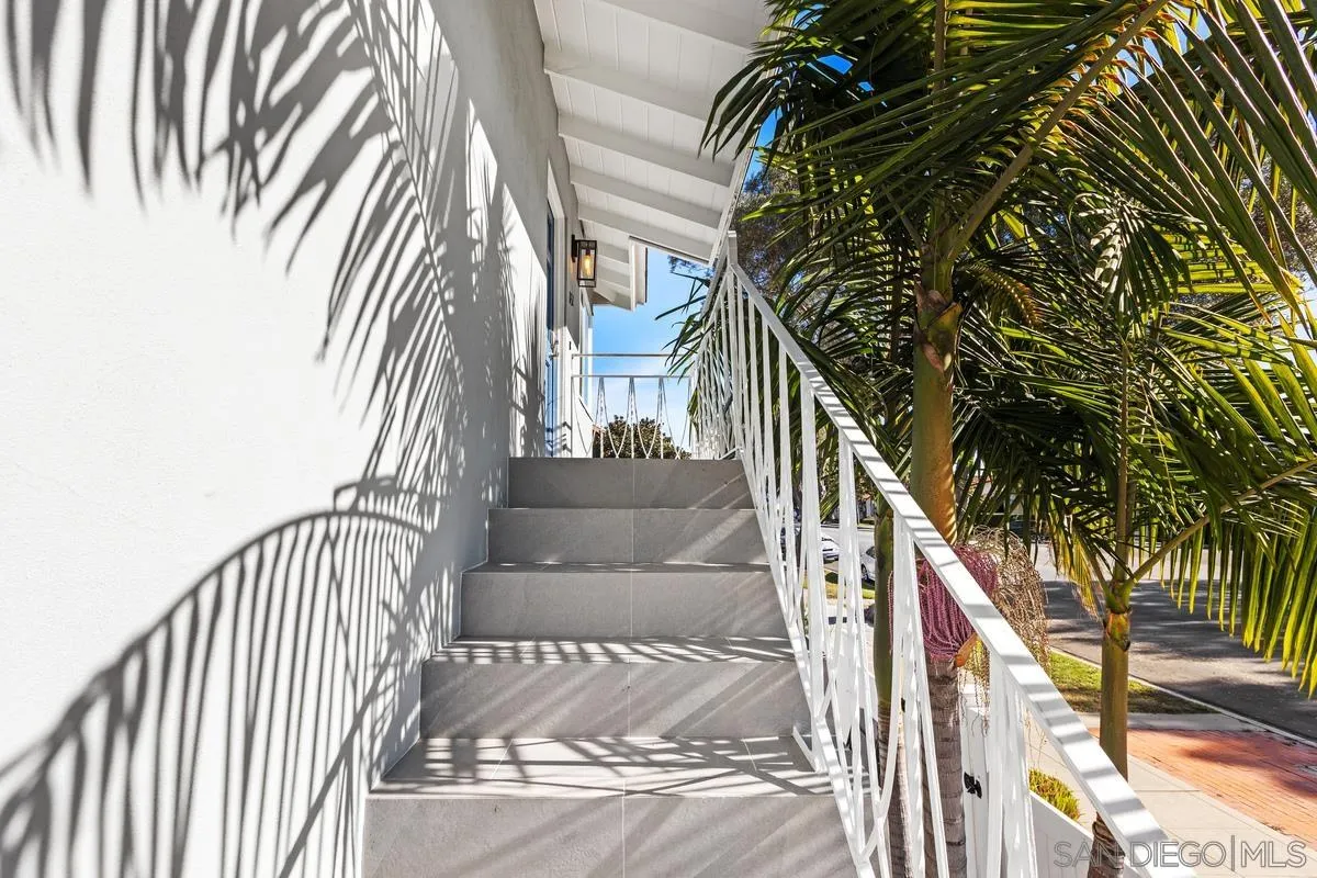 850-856 Olive Avenue