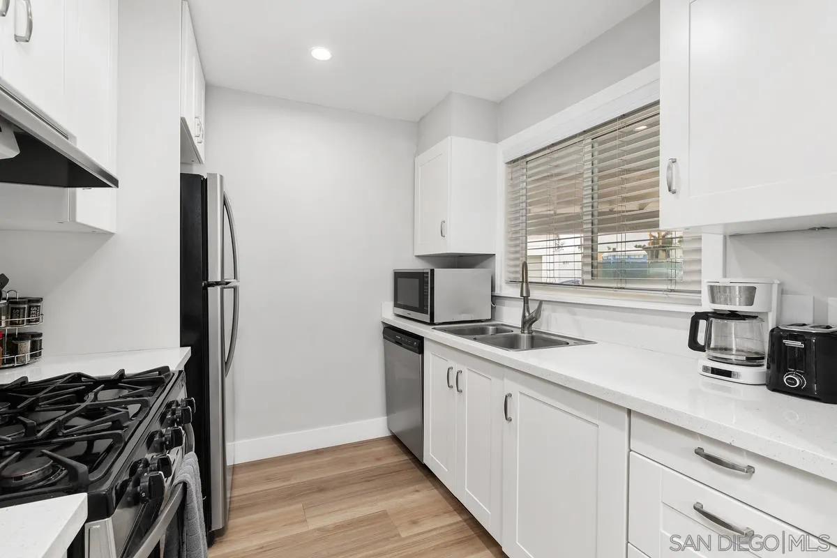 850-856 Olive Avenue