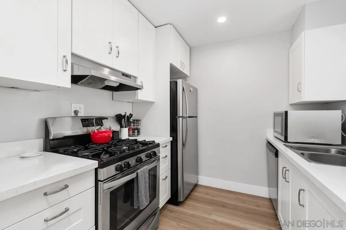 850-856 Olive Avenue