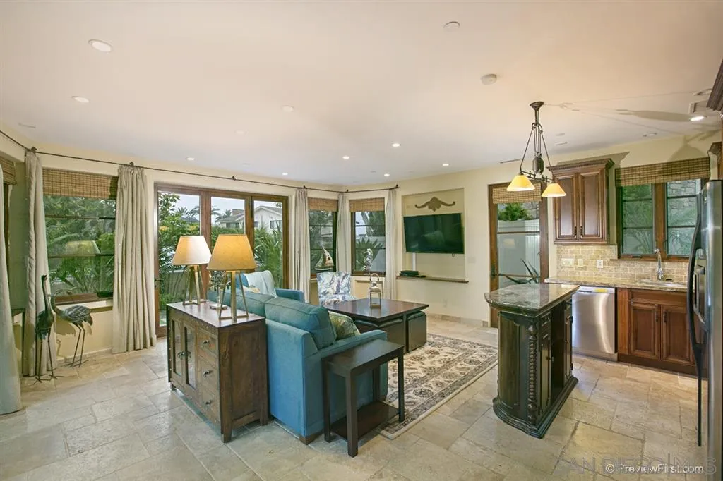 1150 Pine St, Coronado