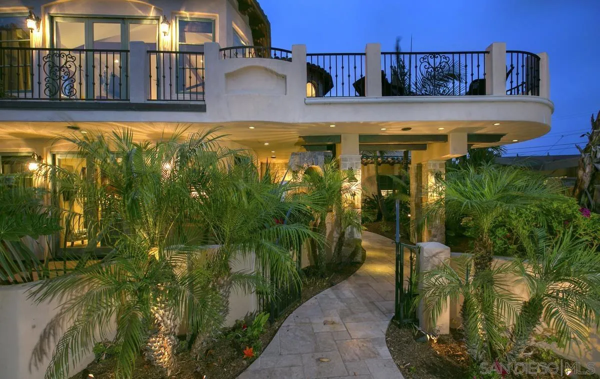 1150 Pine St, Coronado