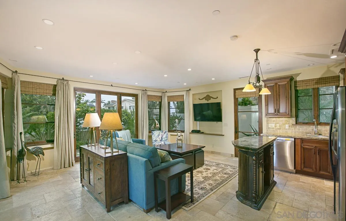 1150 Pine St, Coronado