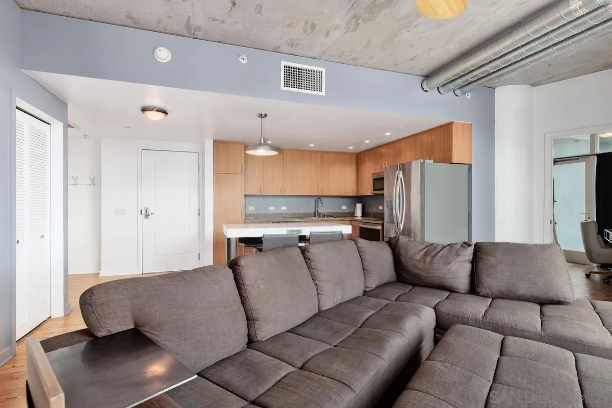 1080 Park Blvd Unit 916