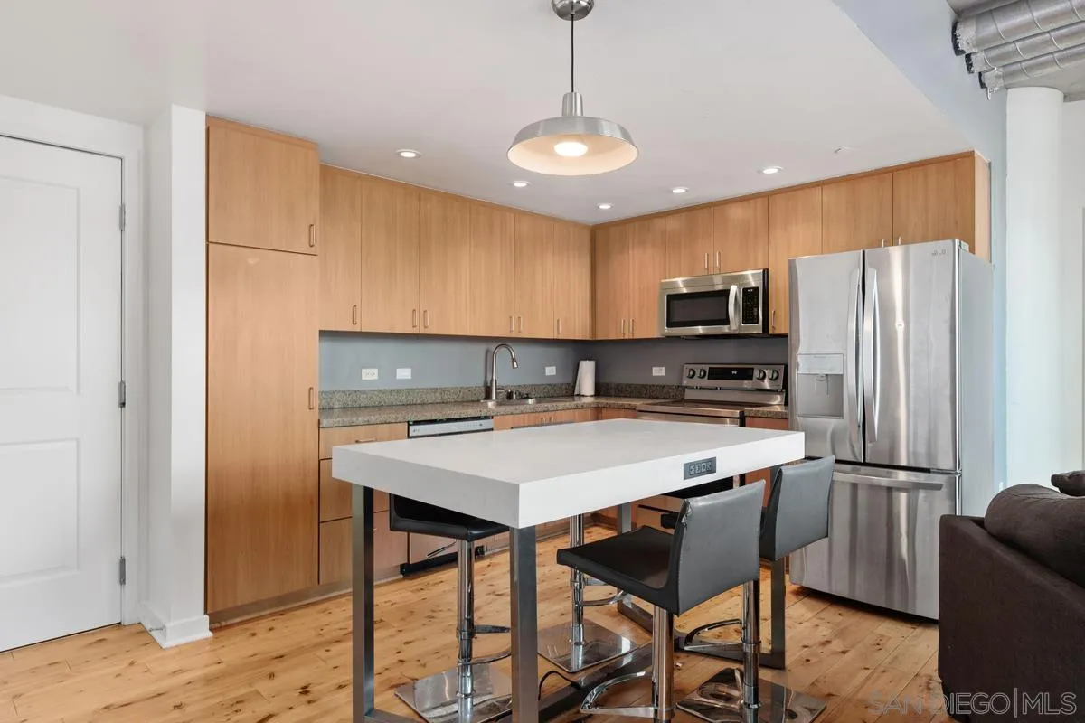 1080 Park Blvd Unit 916