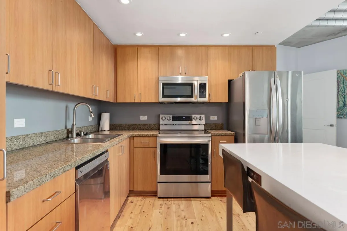 1080 Park Blvd Unit 916