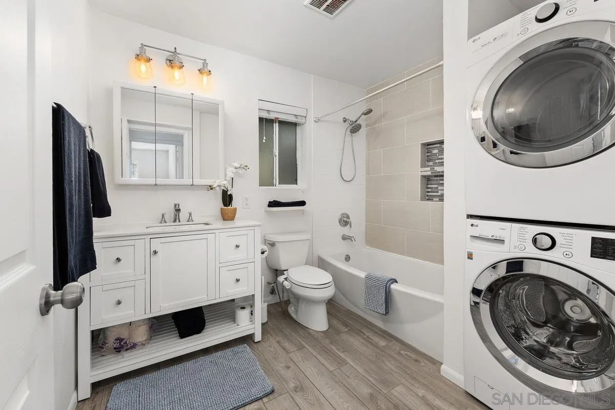 4647 Pico Street Unit 205