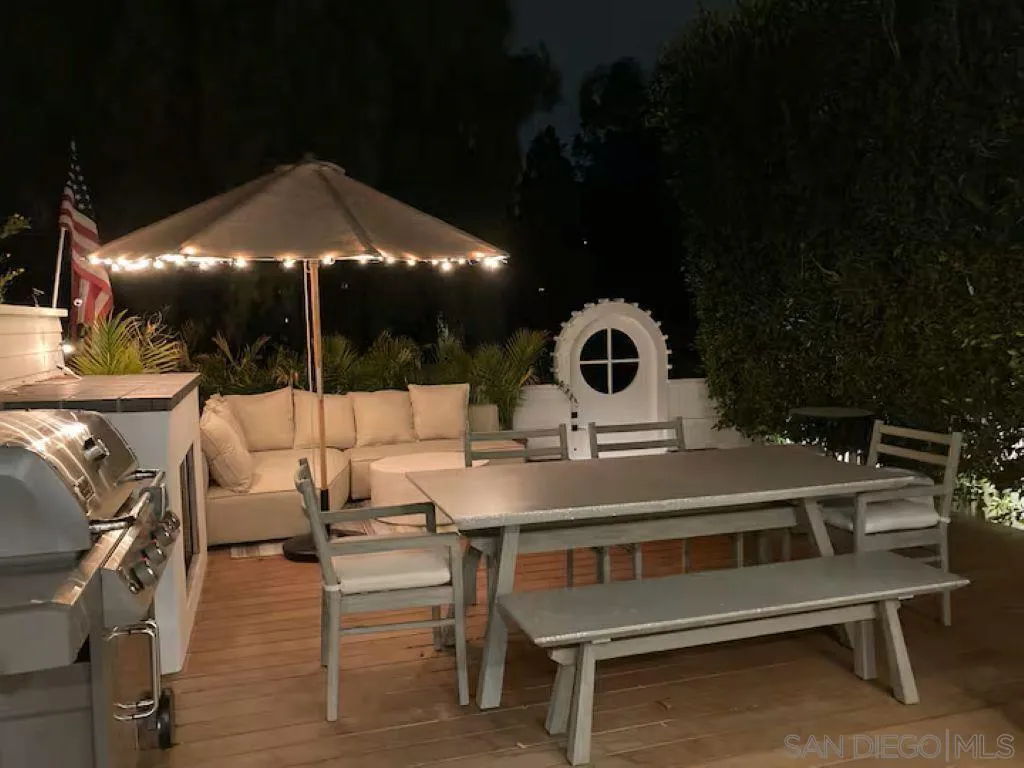 457 E Avenue