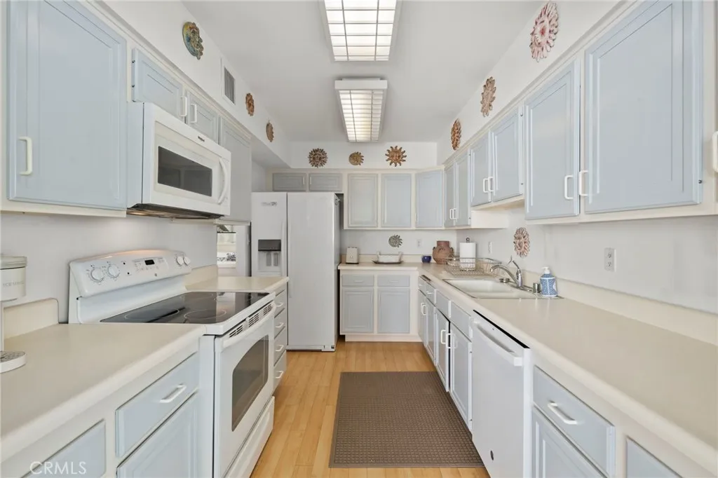 1720 Avenida Del Mundo Unit 805
