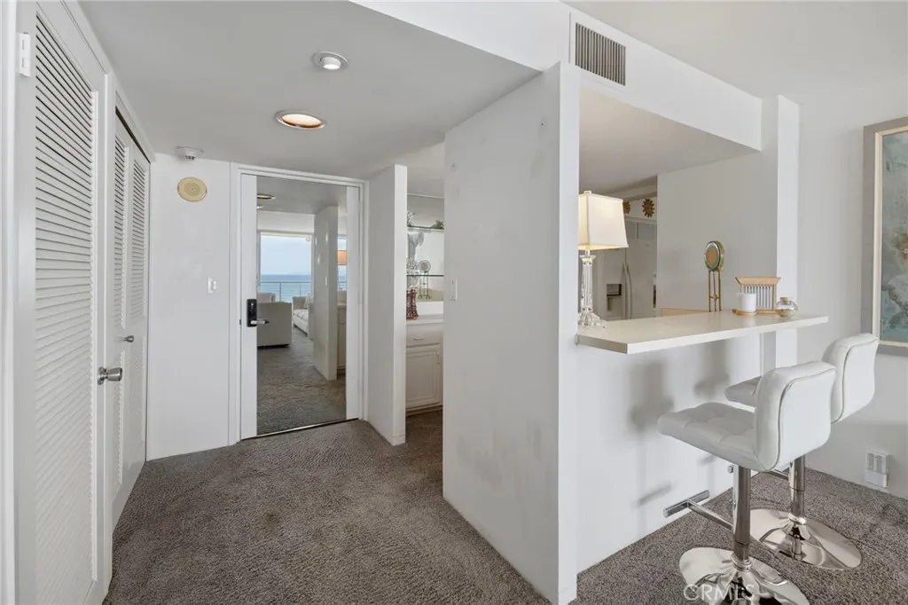1720 Avenida Del Mundo Unit 805