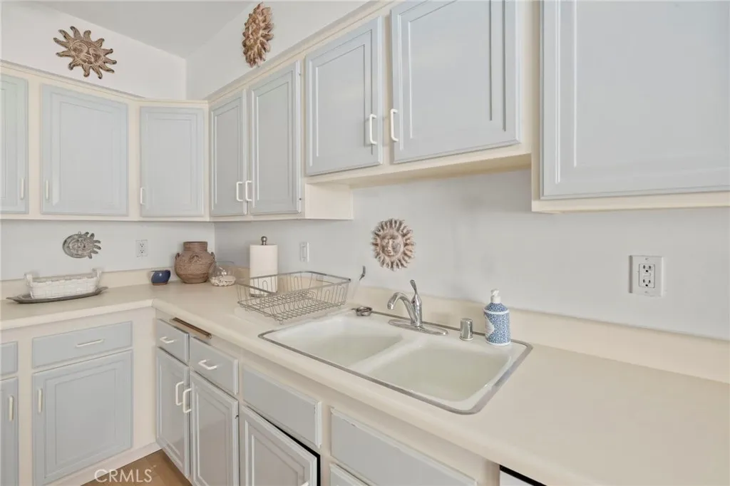 1720 Avenida Del Mundo Unit 805