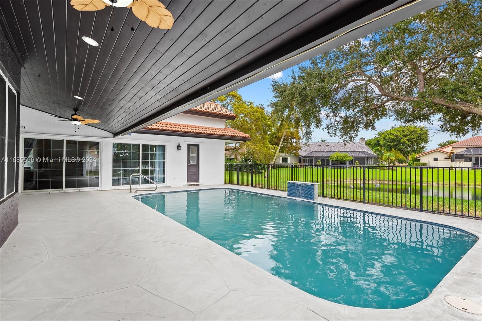 471 NW 113th Ave
