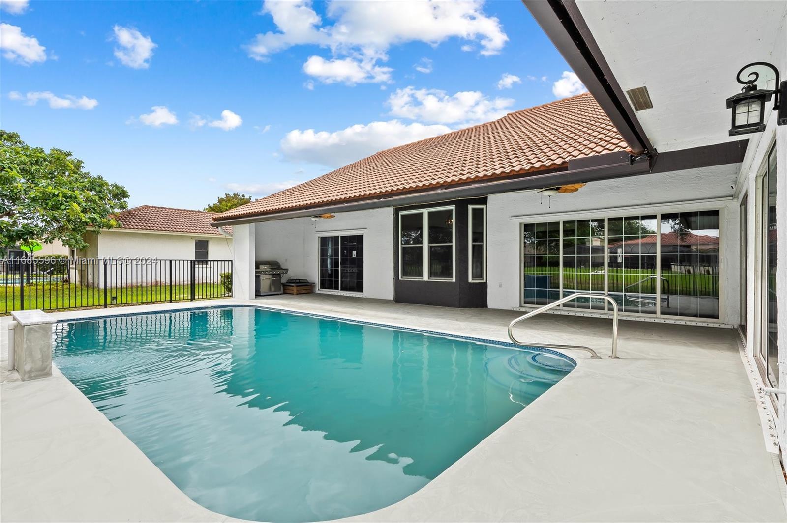 471 NW 113th Ave