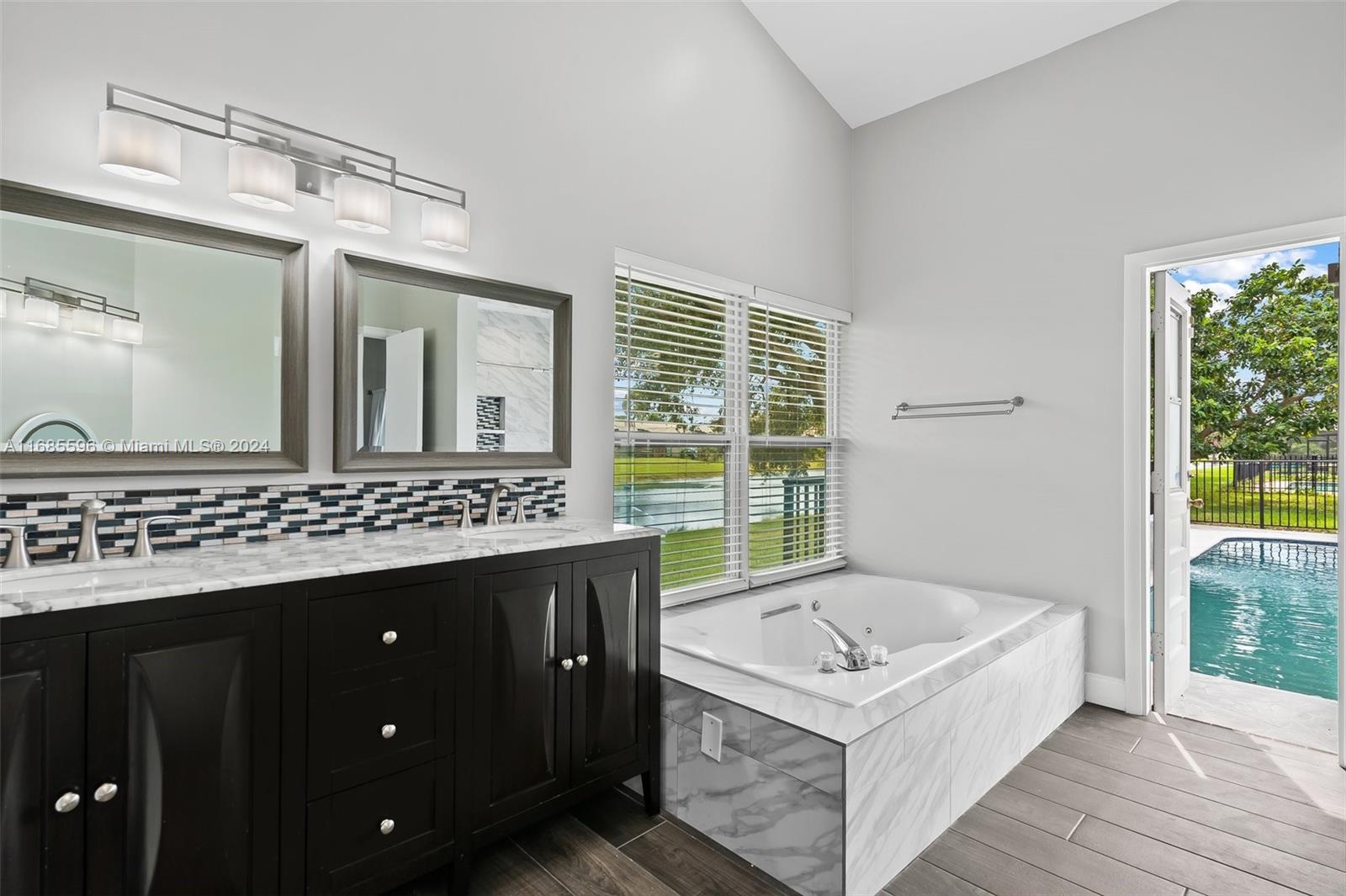 471 NW 113th Ave