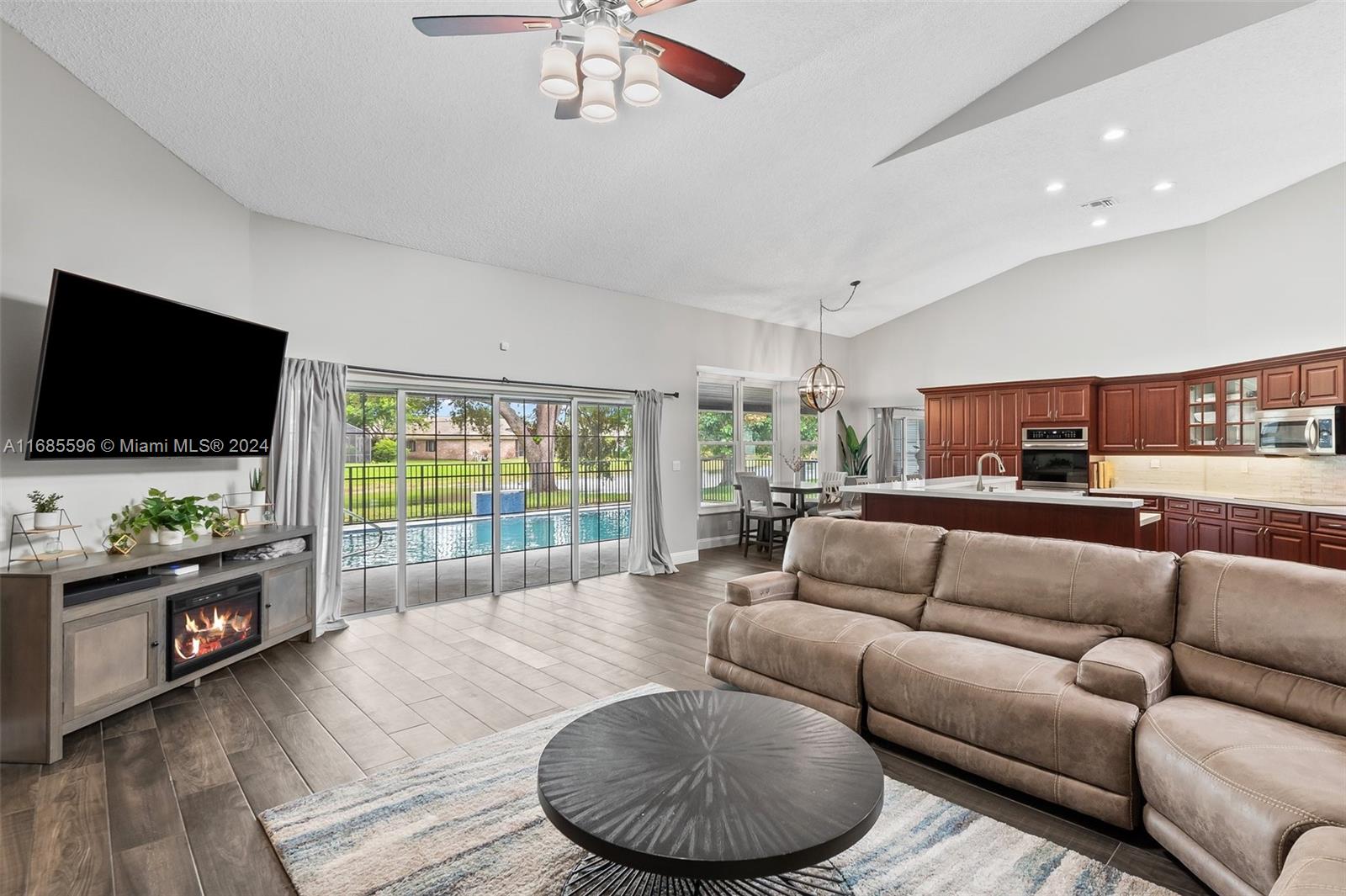 471 NW 113th Ave