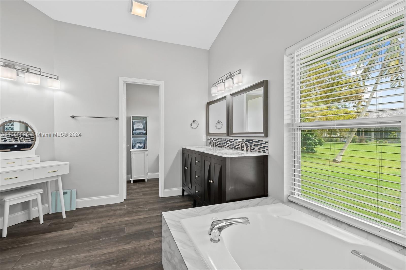 471 NW 113th Ave