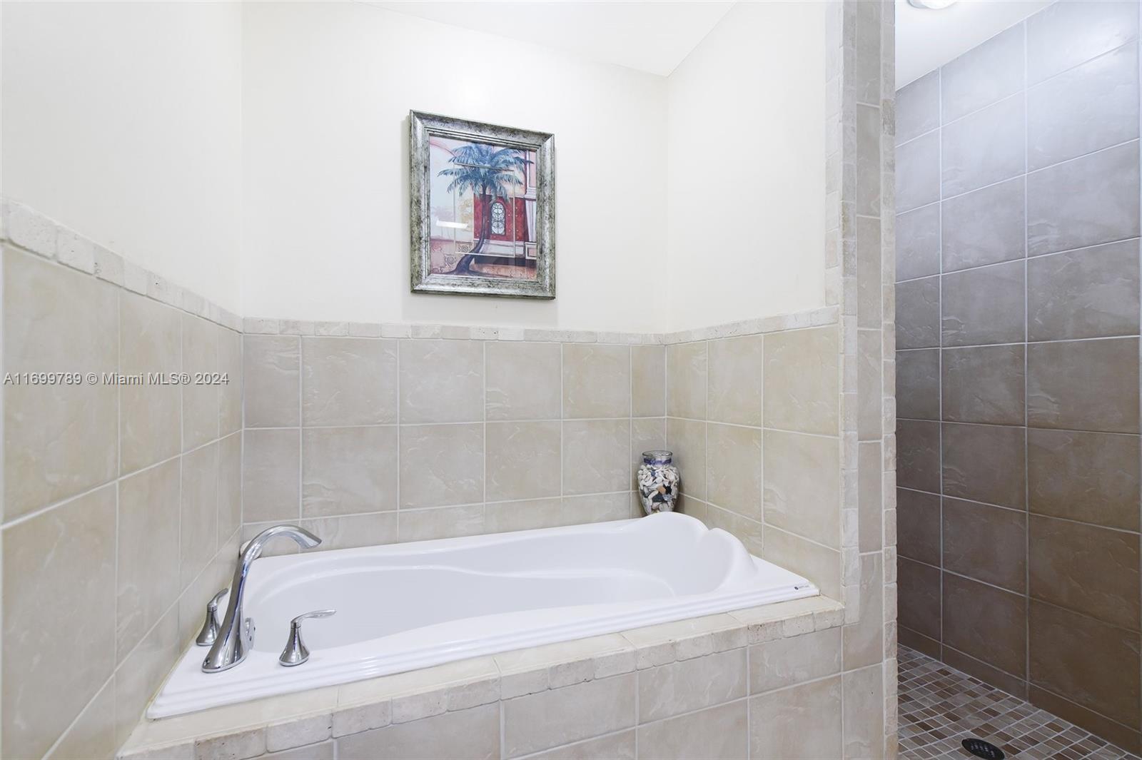 1733 NW 39th St