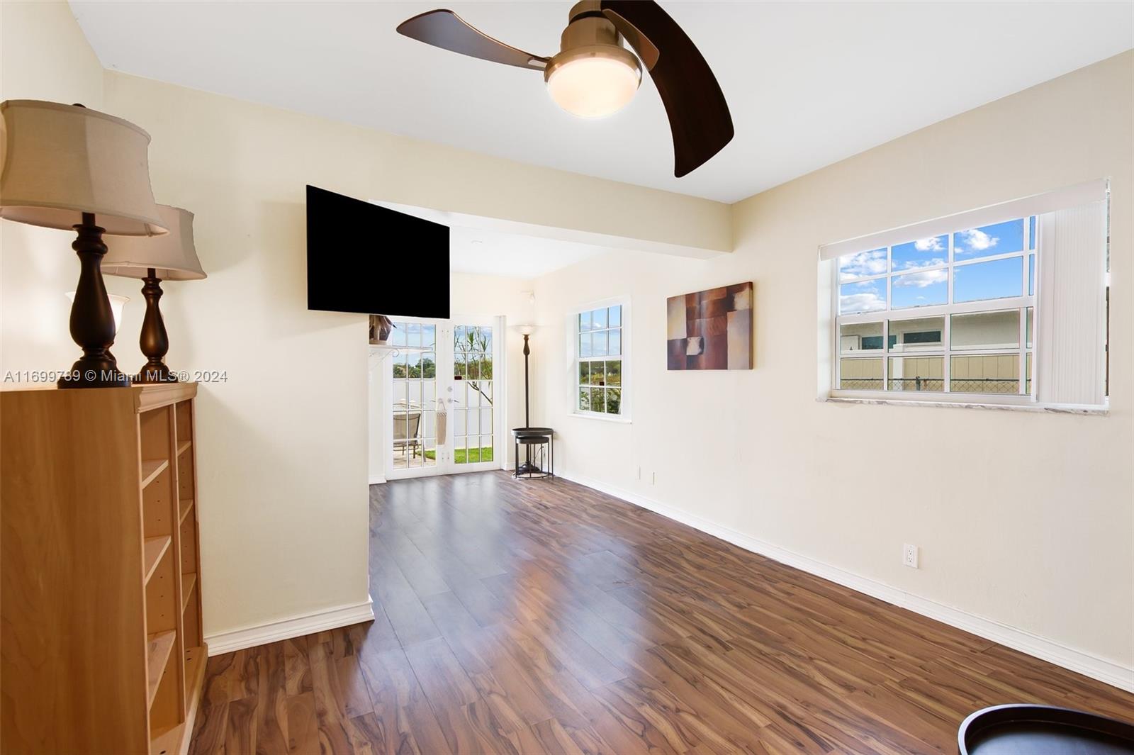 1733 NW 39th St