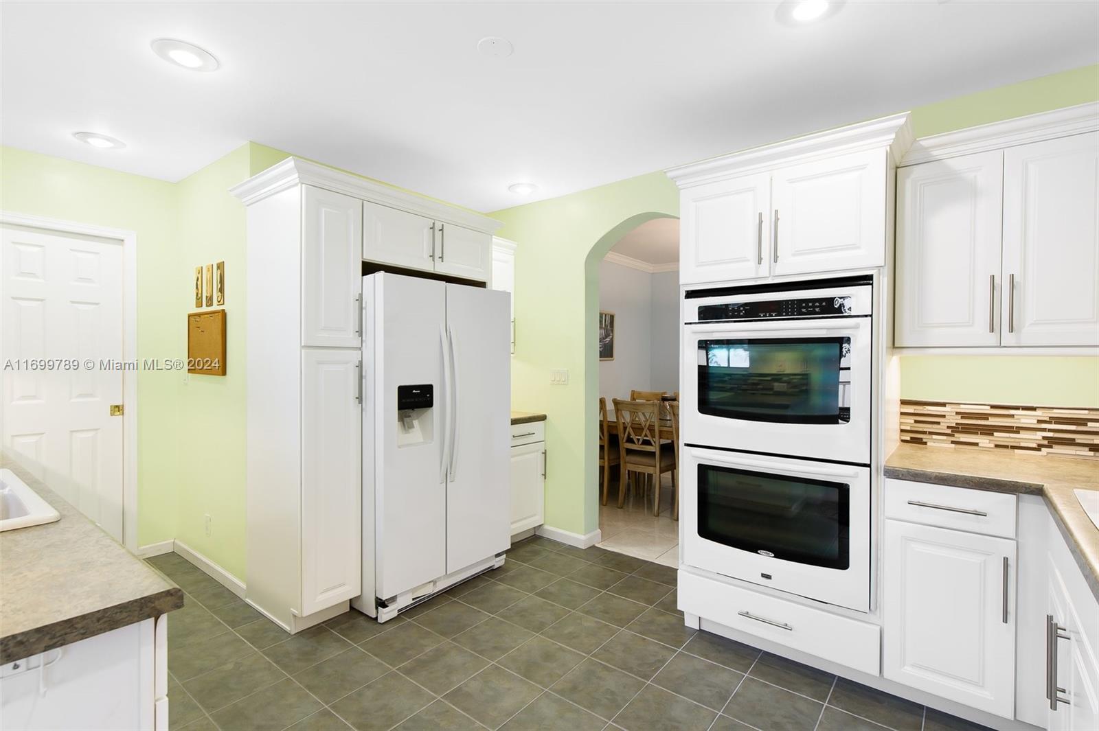 1733 NW 39th St