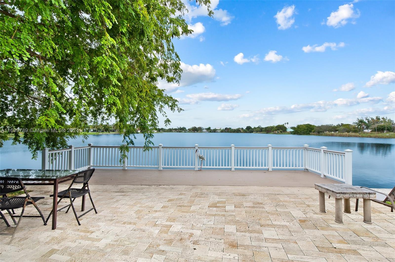 1733 NW 39th St