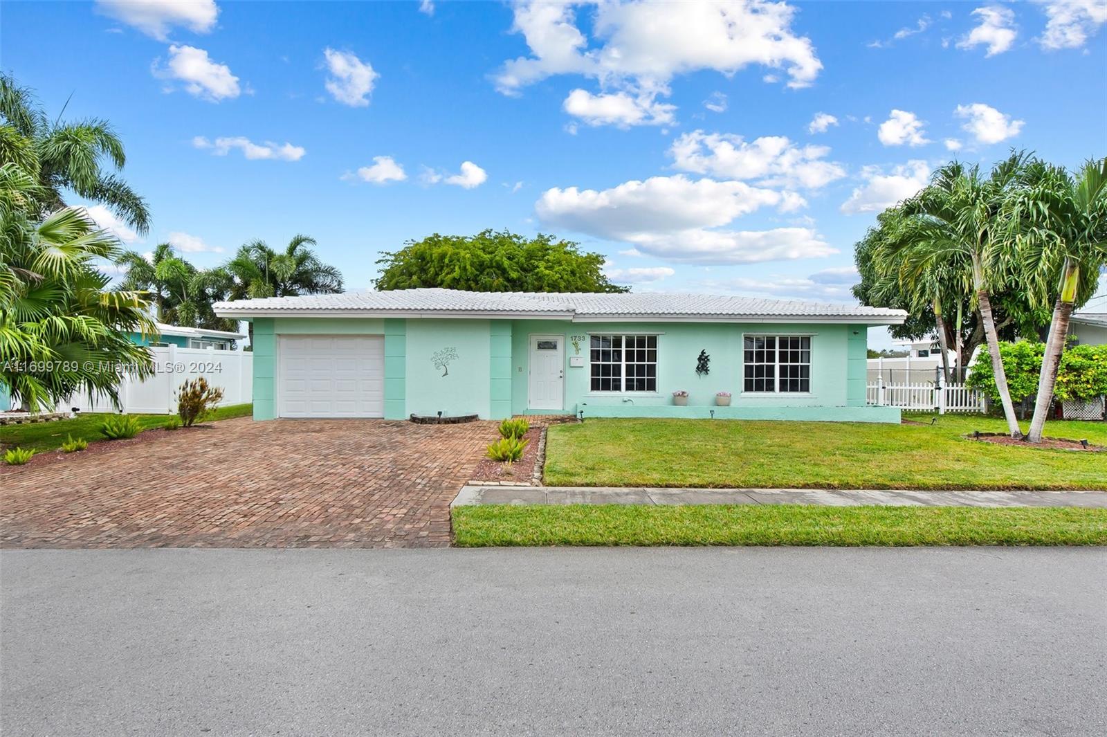1733 NW 39th St
