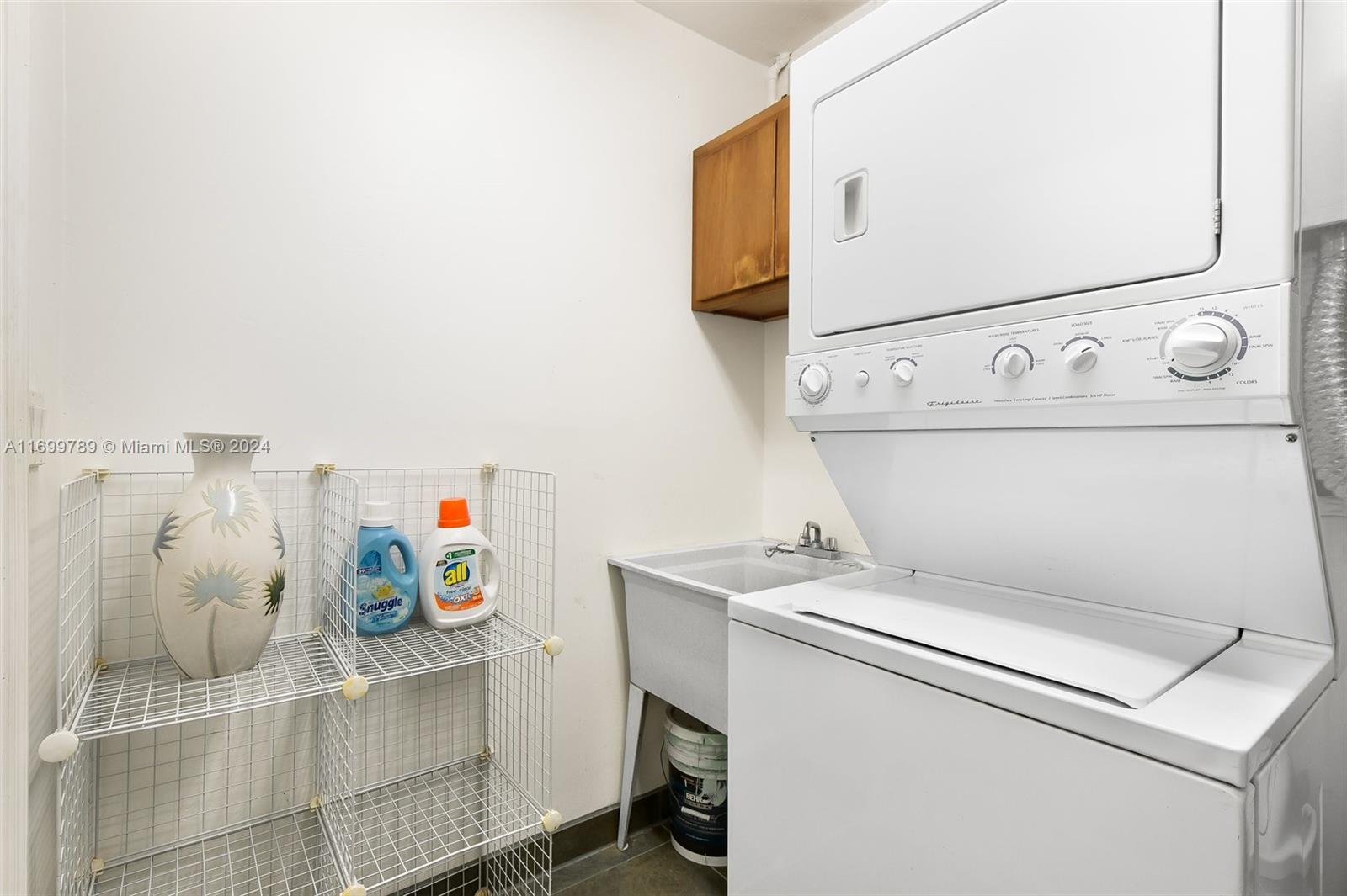 1733 NW 39th St