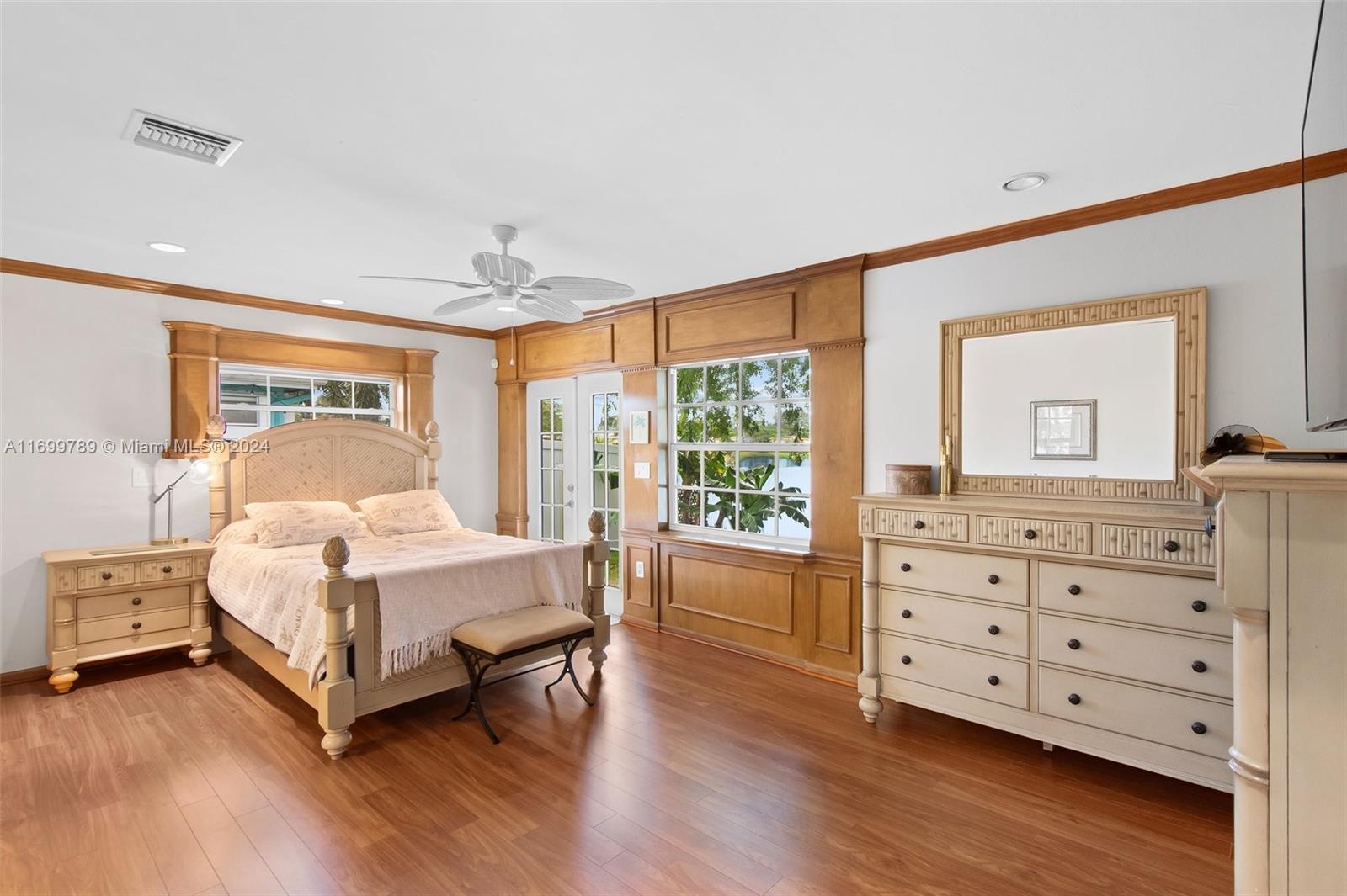 1733 NW 39th St