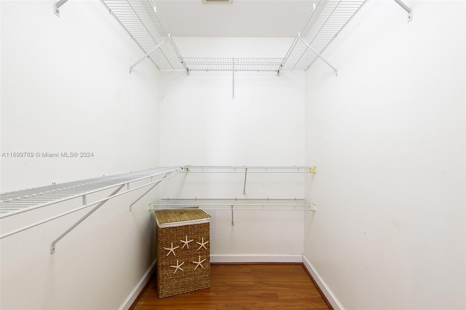 1733 NW 39th St