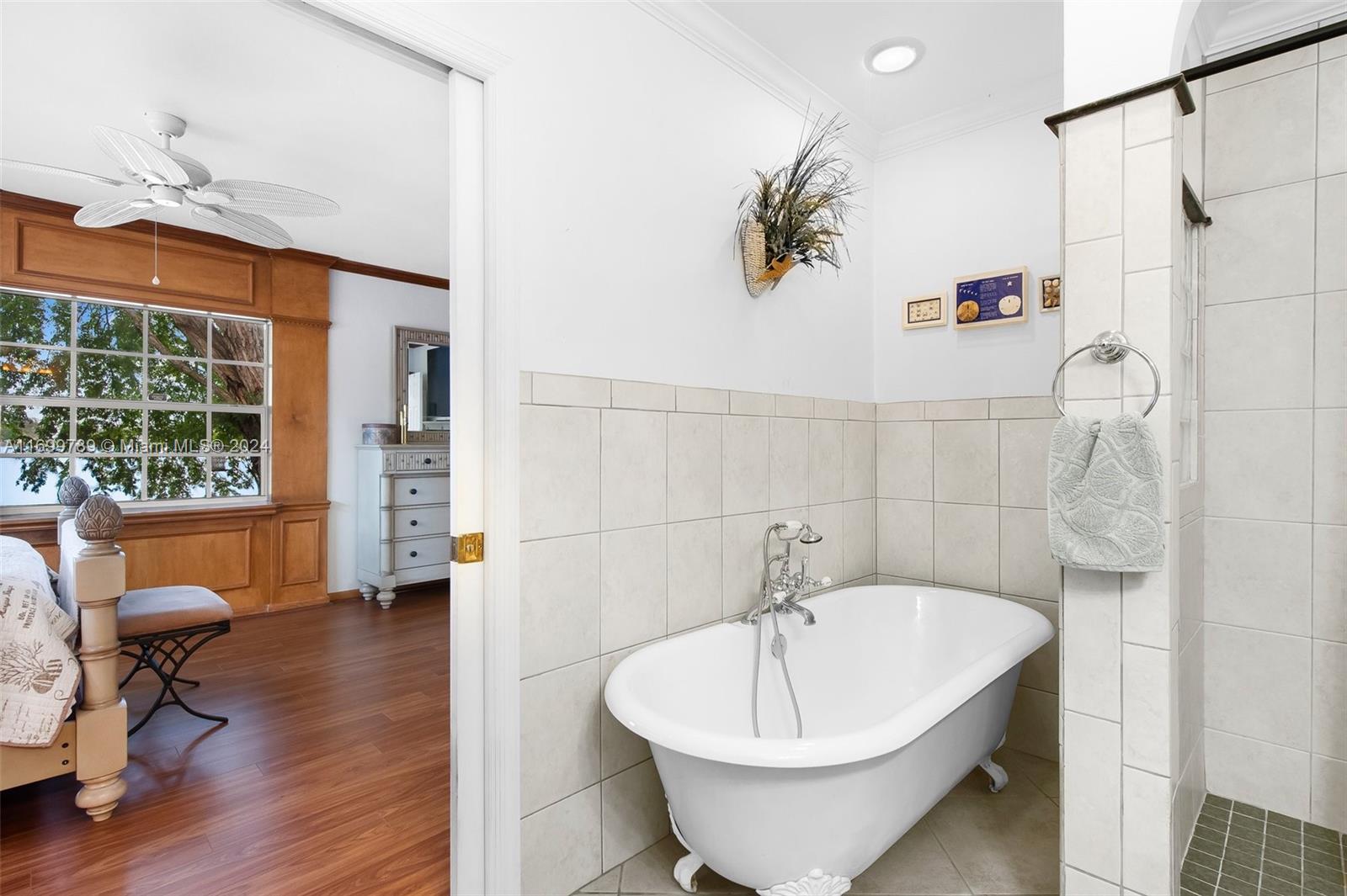 1733 NW 39th St