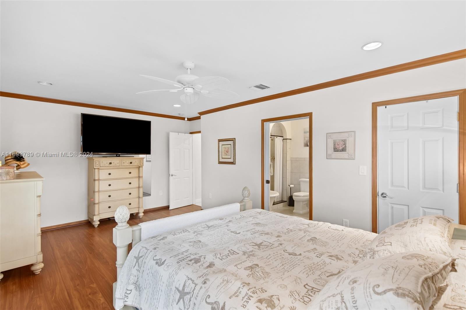 1733 NW 39th St